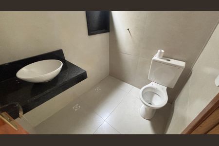 Casa à venda com 125m², 3 quartos e 2 vagasBanheiro