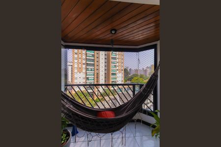 Apartamento à venda com 77m², 3 quartos e 1 vaga Apartamento à venda com 77m², 3 quartos e 1 vagaVaranda