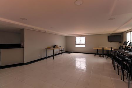 Apartamento à venda com 77m², 3 quartos e 1 vaga Apartamento à venda com 77m², 3 quartos e 1 vagaÁrea comum - Salão de festas