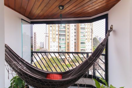 Apartamento à venda com 77m², 3 quartos e 1 vaga Apartamento à venda com 77m², 3 quartos e 1 vagaVaranda