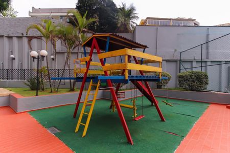 Apartamento à venda com 77m², 3 quartos e 1 vaga Apartamento à venda com 77m², 3 quartos e 1 vagaÁrea comum - Playground