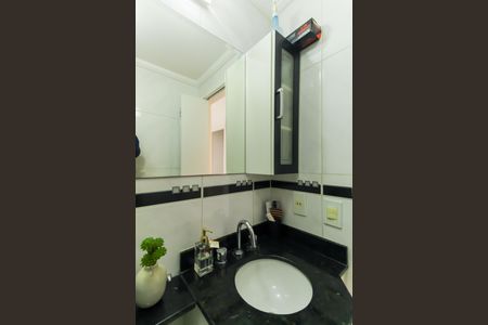 Apartamento à venda com 77m², 3 quartos e 1 vaga Apartamento à venda com 77m², 3 quartos e 1 vagaBanheiro