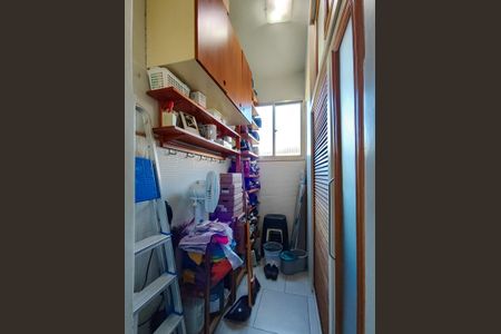 Apartamento à venda com 245m², 5 quartos e 1 vaga Apartamento à venda com 245m², 5 quartos e 1 vagaDespensa