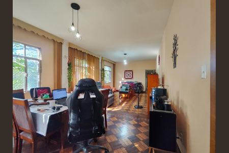 Apartamento à venda com 245m², 5 quartos e 1 vaga Apartamento à venda com 245m², 5 quartos e 1 vagaSala