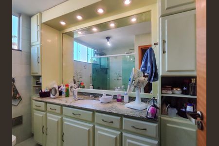 Apartamento à venda com 245m², 5 quartos e 1 vagaBanheiro da Suíte