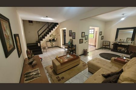 Casa à venda com 3 quartos, 360m² em Vargem Grande, Rio de Janeiro