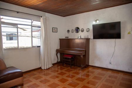 Casa à venda com 3 quartos, 150m² em Jardim Aeroporto, São Paulo