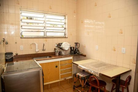 Casa à venda com 3 quartos, 150m² em Jardim Aeroporto, São Paulo