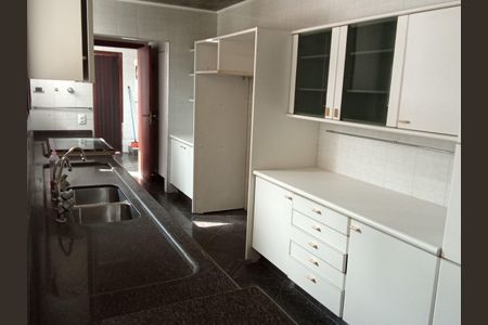 Casa à venda com 4 quartos, 724m² em Vila Albertina, São Paulo