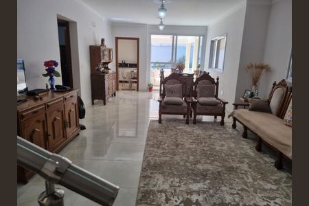 Casa de condomínio à venda com 315m², 4 quartos e 4 vagas