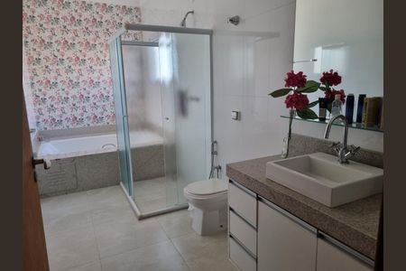 Casa de condomínio à venda com 315m², 4 quartos e 4 vagas
