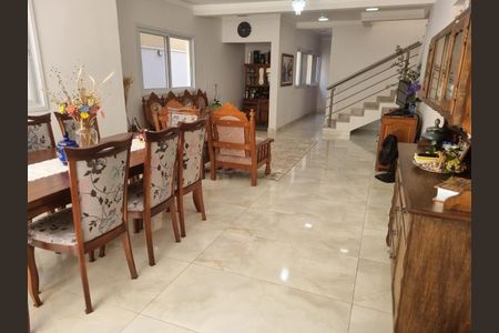 Casa de condomínio à venda com 315m², 4 quartos e 4 vagas