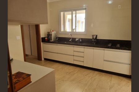 Casa de condomínio à venda com 315m², 4 quartos e 4 vagas