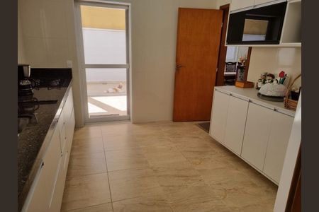 Casa de condomínio à venda com 315m², 4 quartos e 4 vagas