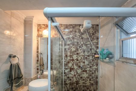 Apartamento à venda com 70m², 2 quartos e 1 vaga Apartamento à venda com 70m², 2 quartos e 1 vagaBanheiro Social