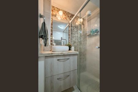 Apartamento à venda com 70m², 2 quartos e 1 vaga Apartamento à venda com 70m², 2 quartos e 1 vagaBanheiro Social