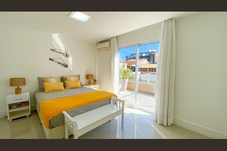 Casa à venda com 4 quartos, 274m² em Piratininga, Niterói