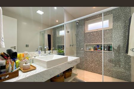 Casa à venda com 4 quartos, 274m² em Piratininga, Niterói