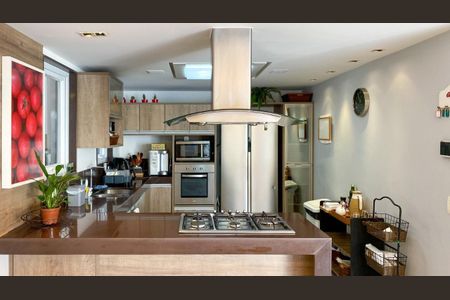 Casa à venda com 4 quartos, 274m² em Piratininga, Niterói