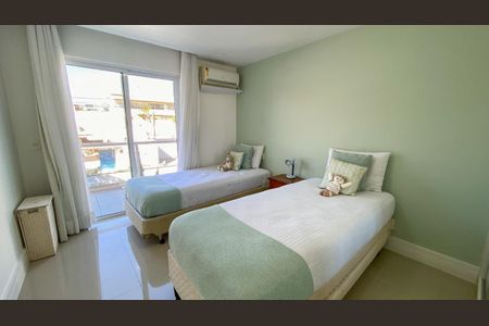 Casa à venda com 4 quartos, 274m² em Piratininga, Niterói