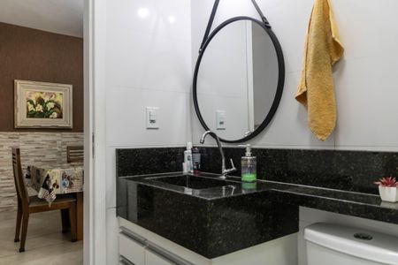 Casa à venda com 450m², 3 quartos e 4 vagas Casa à venda com 450m², 3 quartos e 4 vagasBanheiro Social