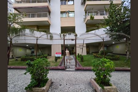 Apartamento à venda com 119m², 3 quartos e 1 vaga Apartamento à venda com 119m², 3 quartos e 1 vagaFachada