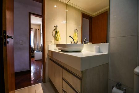 Apartamento à venda com 119m², 3 quartos e 1 vaga Apartamento à venda com 119m², 3 quartos e 1 vagaBanheiro Social