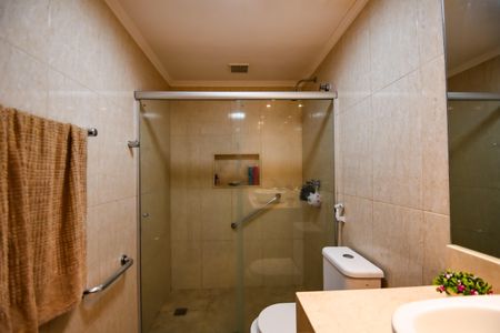 Apartamento à venda com 119m², 3 quartos e 1 vaga Apartamento à venda com 119m², 3 quartos e 1 vagaBanheiro Suíte