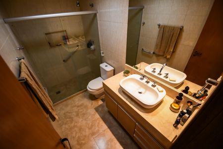 Apartamento à venda com 119m², 3 quartos e 1 vaga Apartamento à venda com 119m², 3 quartos e 1 vagaBanheiro Suíte