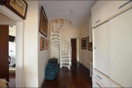 Apartamento para alugar com 240m², 3 quartos e 2 vagasSala