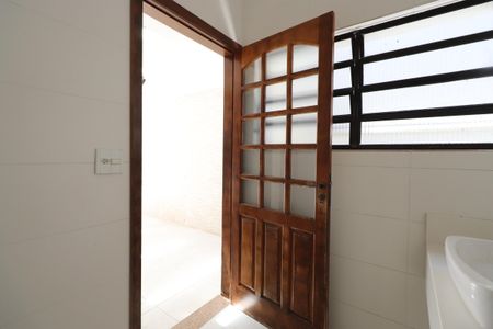 Casa à venda com 210m², 2 quartos e 4 vagasBanheiro de Serviço