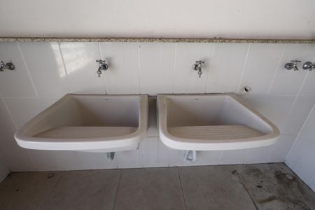 Casa à venda com 210m², 2 quartos e 4 vagasÁrea de Serviço