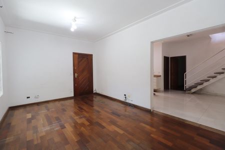 Sala de casa à venda com 2 quartos, 210m² em Vila Carrão, São Paulo