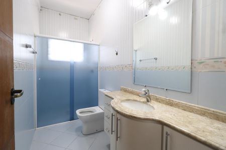 Casa à venda com 210m², 2 quartos e 4 vagasBanheiro