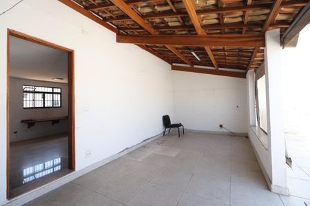 Casa à venda com 210m², 2 quartos e 4 vagasÁrea de Serviço