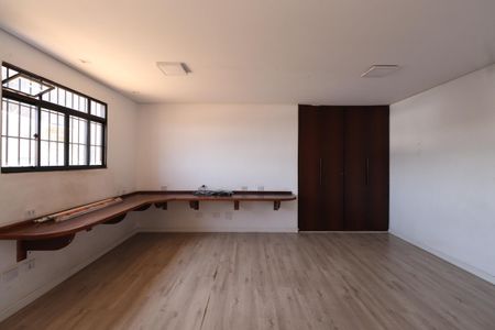 Casa à venda com 210m², 2 quartos e 4 vagasQuarto 2