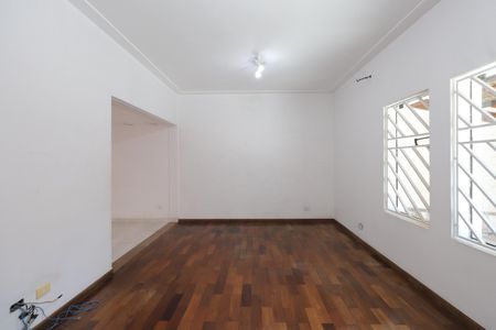 Casa à venda com 210m², 2 quartos e 4 vagasSala