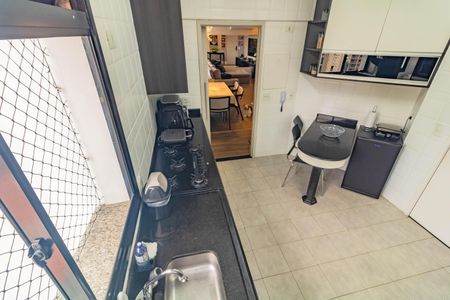 Apartamento à venda com 106m², 3 quartos e 2 vagasCozinha