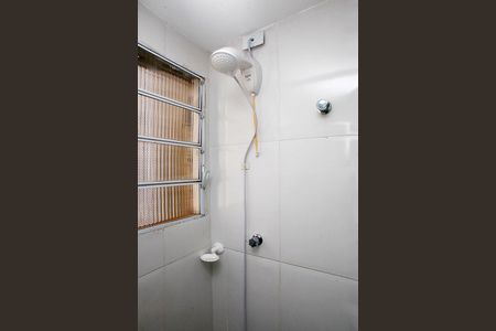 Banheiro de apartamento à venda com 1 quarto, 56m² em Centro Histórico, Porto Alegre