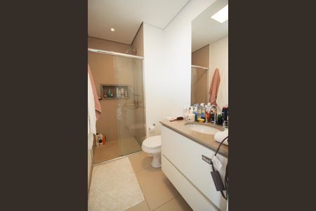 Apartamento à venda com 109m², 2 quartos e 2 vagas Apartamento à venda com 109m², 2 quartos e 2 vagasBanheiro da Suíte 1