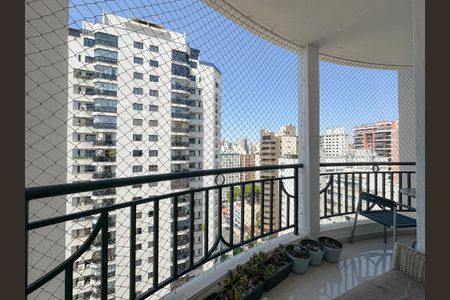 Apartamento à venda com 119m², 3 quartos e 2 vagasVaranda