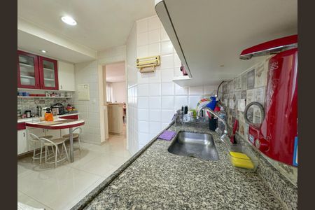 Apartamento à venda com 119m², 3 quartos e 2 vagasCozinha