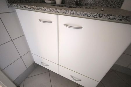 Apartamento à venda com 80m², 3 quartos e 1 vaga Apartamento à venda com 80m², 3 quartos e 1 vagaBanheiro