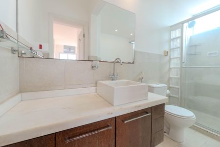 Apartamento para alugar com 103m², 2 quartos e 2 vagasBanheiro da Suíte 1