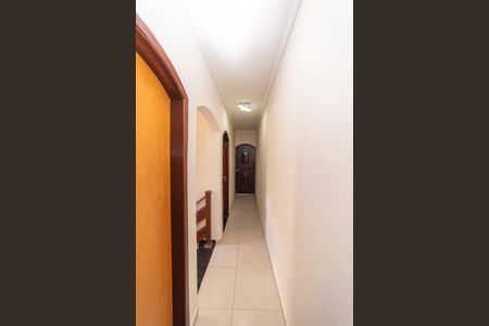 Casa à venda com 180m², 4 quartos e 2 vagasCorredor
