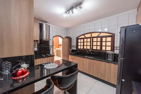 Casa à venda com 180m², 4 quartos e 2 vagasCozinha