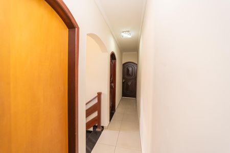 Casa à venda com 180m², 4 quartos e 2 vagasCorredor