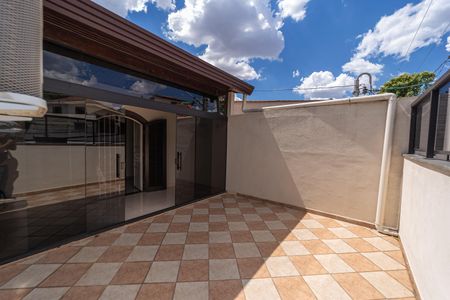 Casa à venda com 180m², 4 quartos e 2 vagasVaranda do Quarto 1