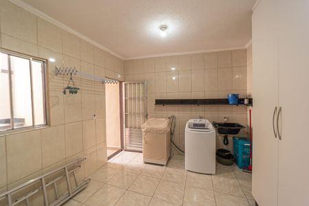 Casa à venda com 180m², 4 quartos e 2 vagasÁrea de Serviço