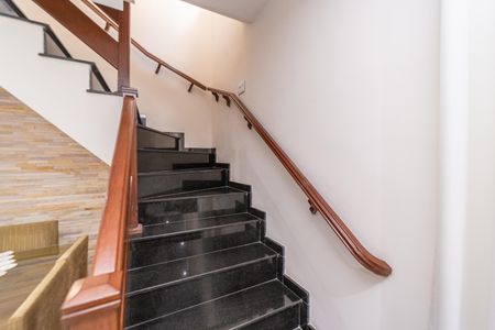 Casa à venda com 180m², 4 quartos e 2 vagasCorredor